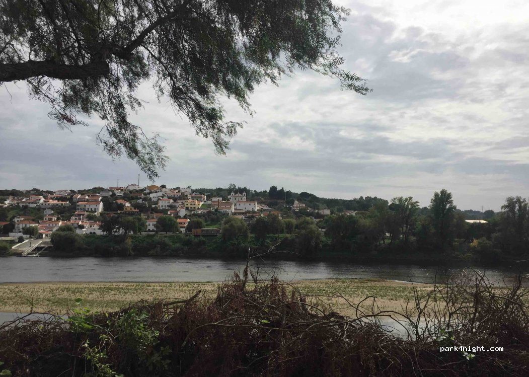 (2260) Tancos - 2 Avenida e Cais de Tancos — foto