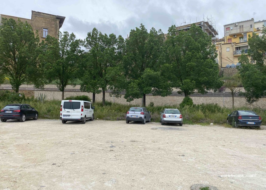 (95041) Caltagirone - SS124 — foto 3