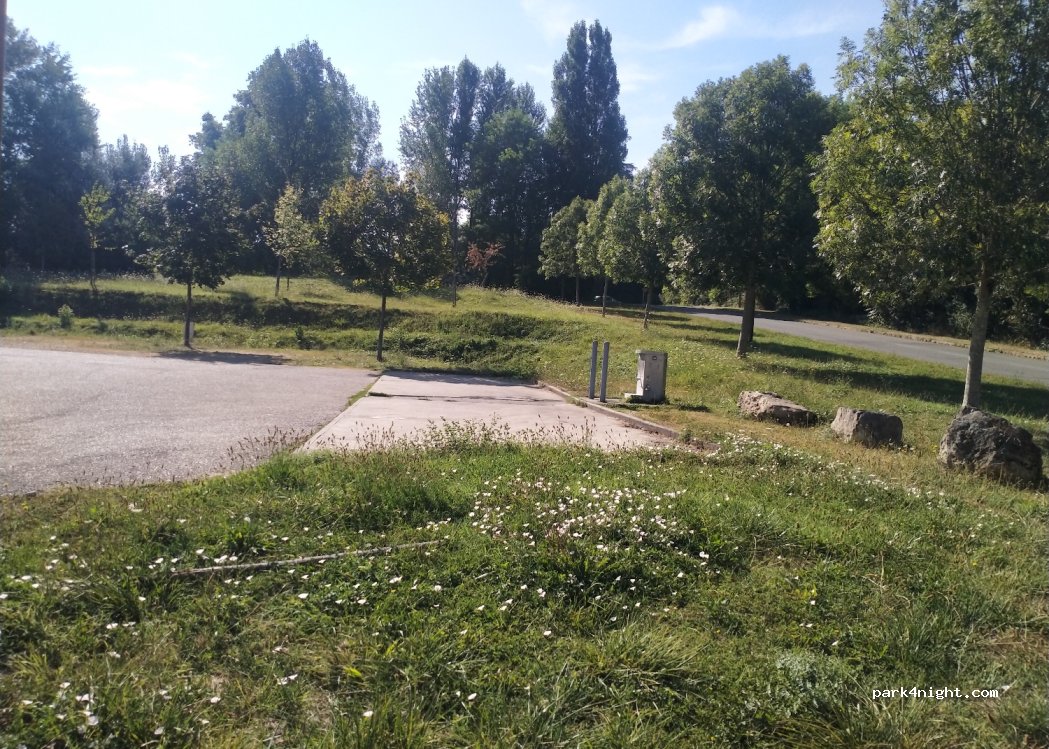 AirePark | Aire de camping-cars Bergerac | Aire de Pombonne — foto 4