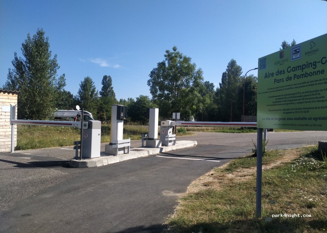 AirePark | Aire de camping-cars Bergerac | Aire de Pombonne — foto 5