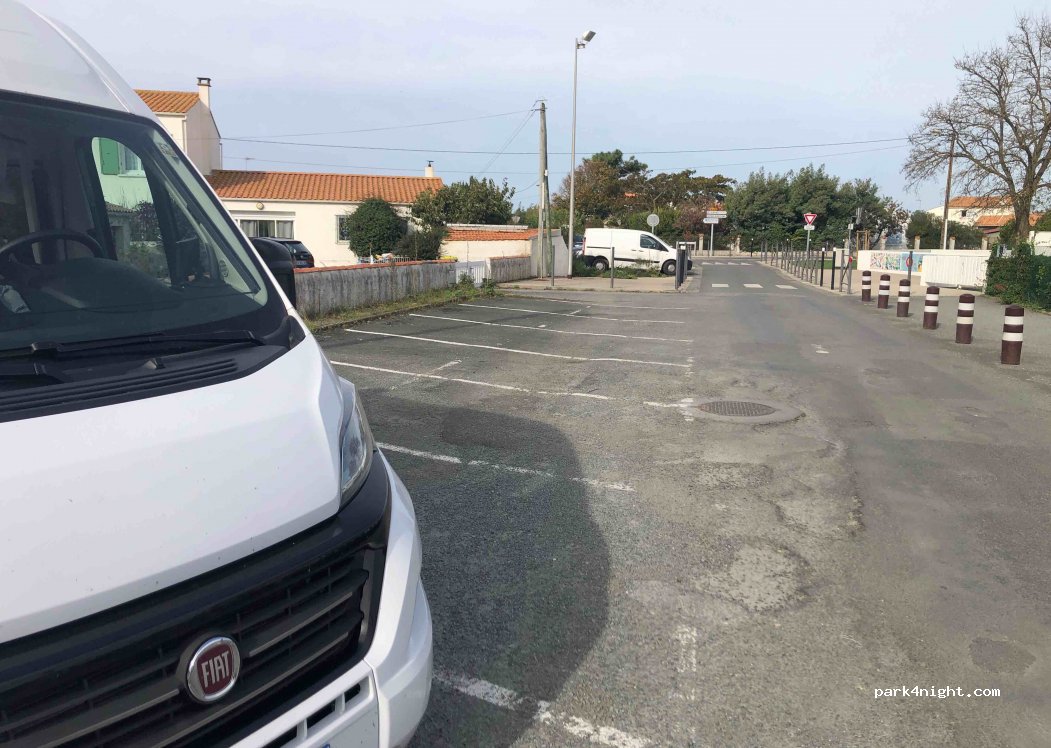 (17310) Saint-Pierre-d'Oléron - 11 Rue des Ecluses — foto