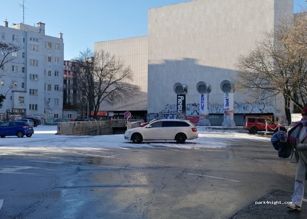 (811 08) Bratislava - 8 Cintorínska — foto 5