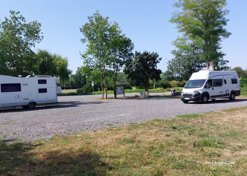 (01290) Pont-de-Veyle - 20 Avenue des Sports — foto 3
