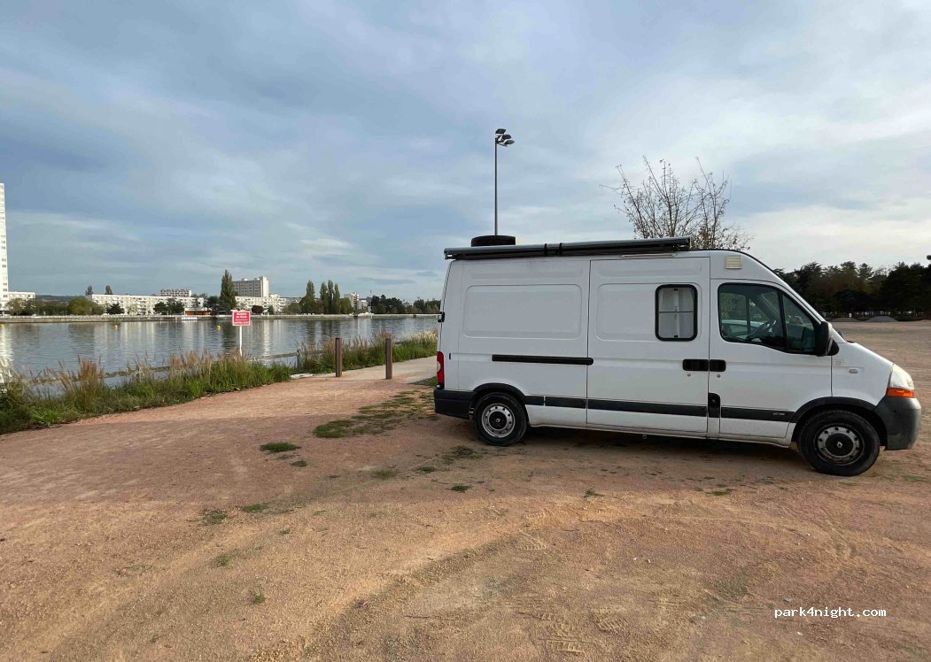 (03700) Bellerive-sur-Allier - All. Marguerite Broquedis — foto