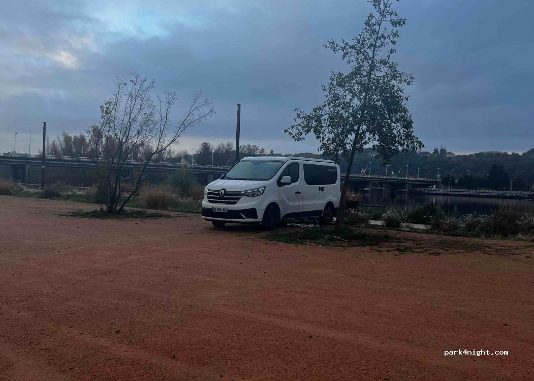 (03700) Bellerive-sur-Allier - All. Marguerite Broquedis — foto 3