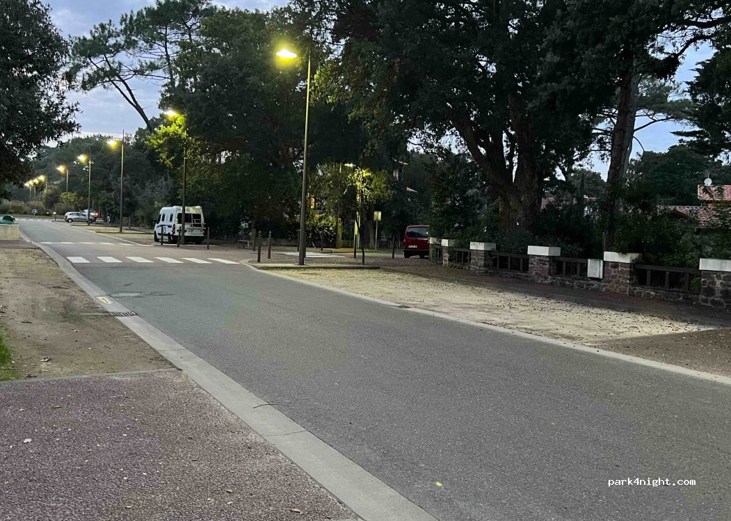 (40150) Soorts-Hossegor - 295 Avenue Maurice Martin — foto