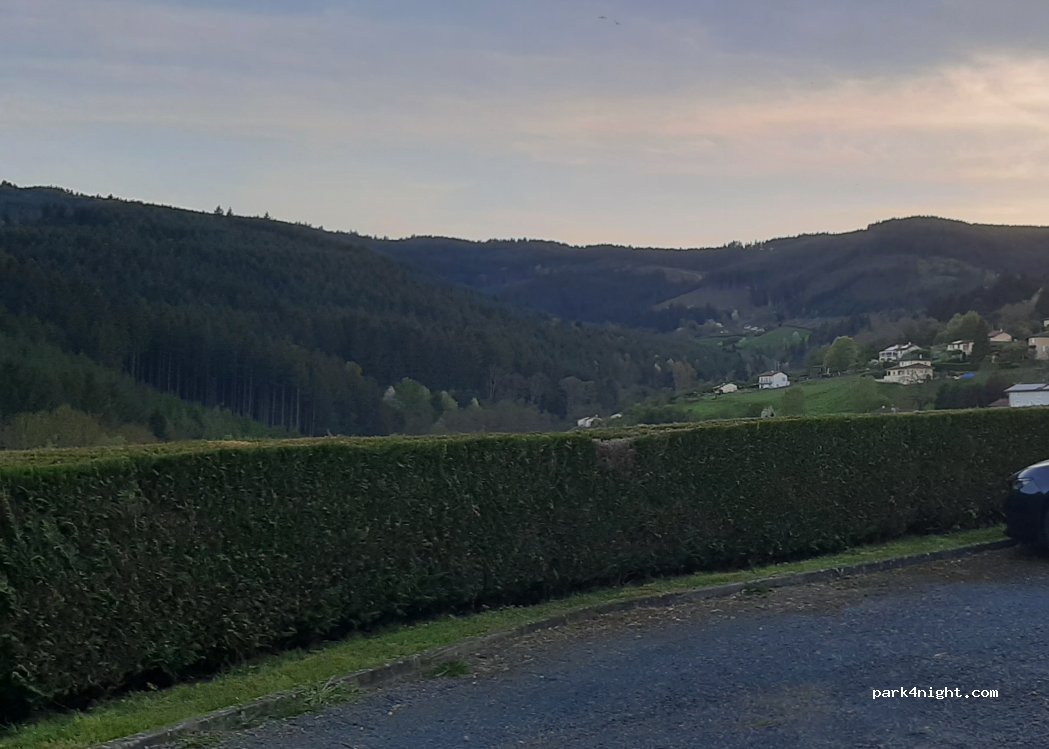 (69870) Saint-Nizier-d'Azergues - 261 Le Bourg — foto