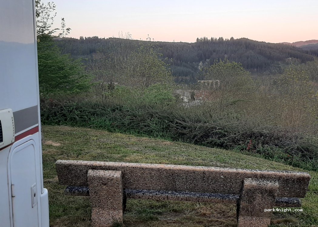 (69870) Saint-Nizier-d'Azergues - 261 Le Bourg — foto 2