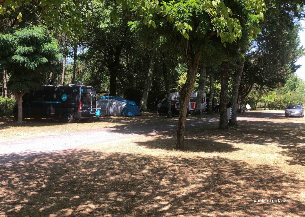 Aire Naturelle de Camping PIOU DE PELLE — foto 3