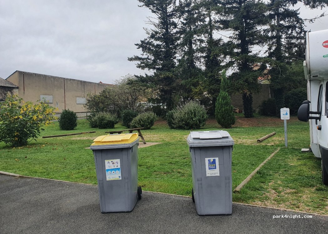 (86130) Saint-Georges-lès-Baillargeaux - 5 Allée des Rossignols — foto