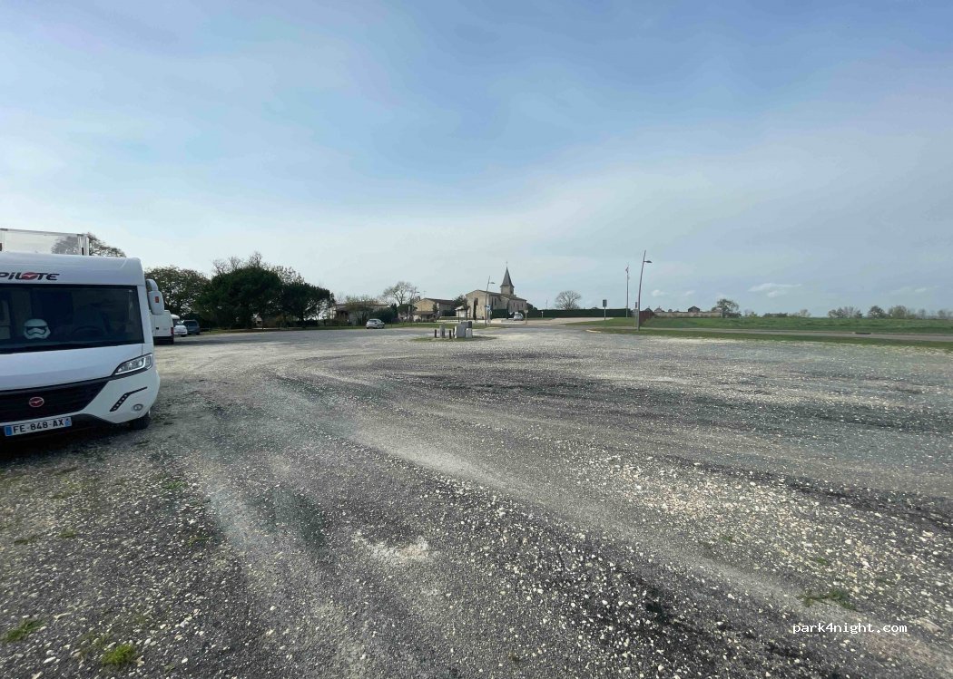 (33230) Le Fieu - 26 LE BOURG — foto 2