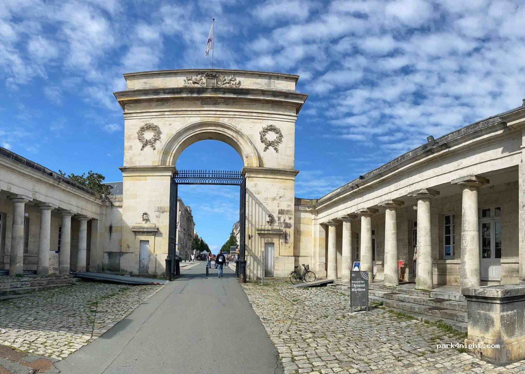 (17300) Rochefort - Rue de la Vieille Forme — foto 4