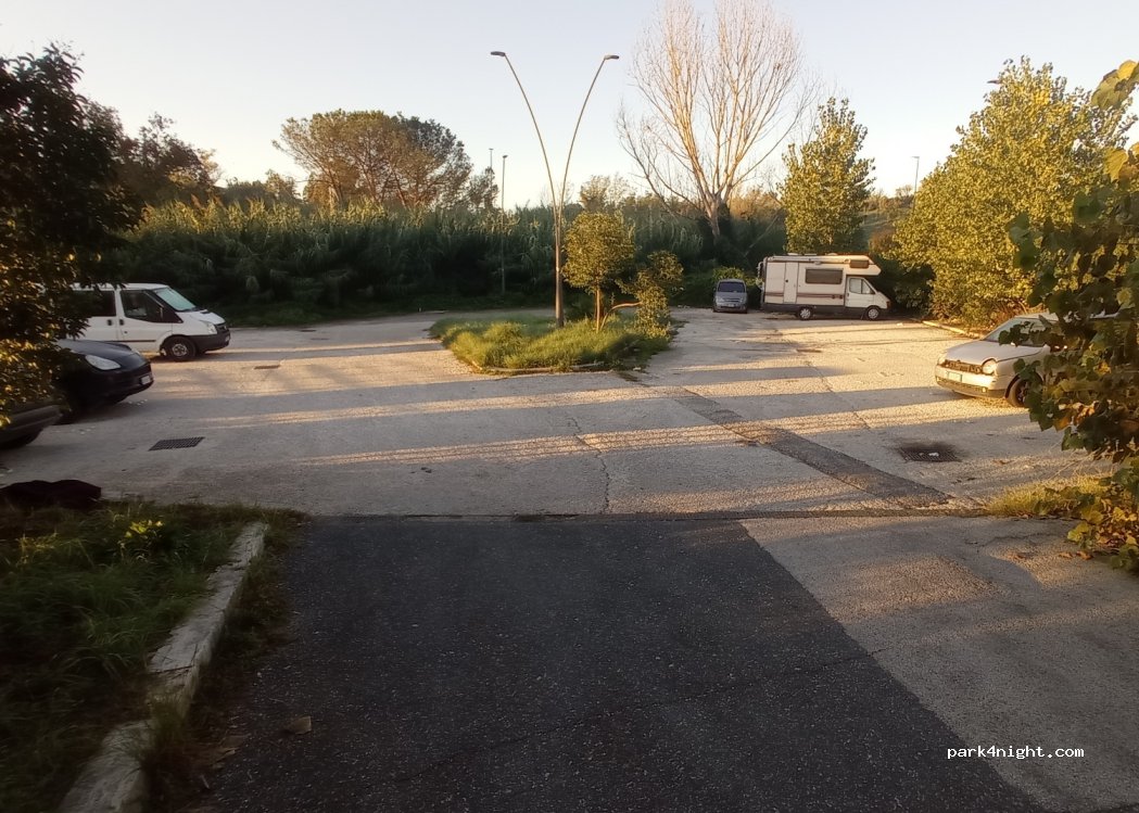 (00128) Roma - Via Aldo della Rocca — foto