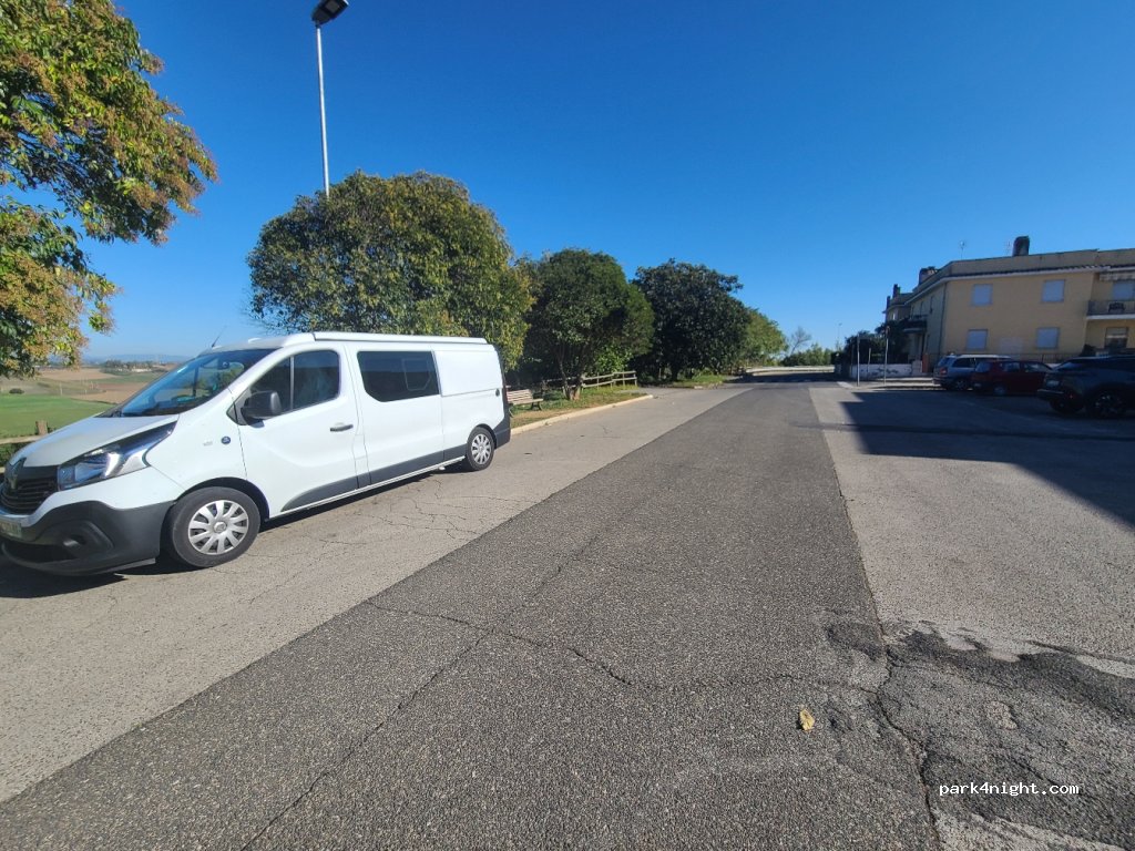 (01014) Montalto di Castro - 97 Via Giulio Cesare — foto