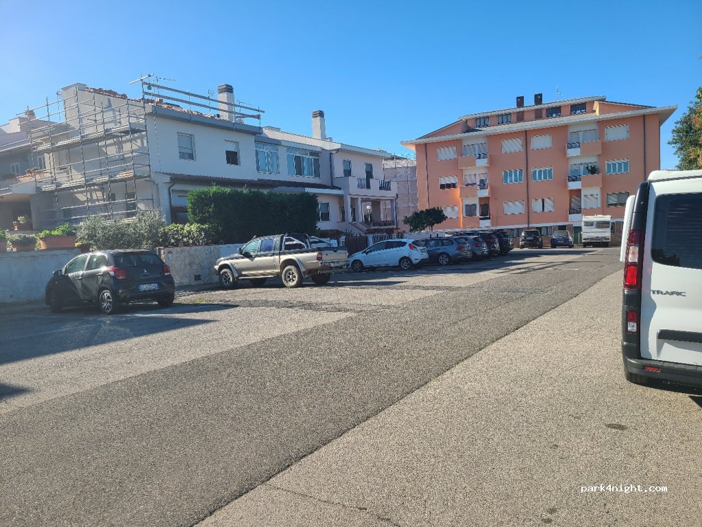 (01014) Montalto di Castro - 97 Via Giulio Cesare — foto 2