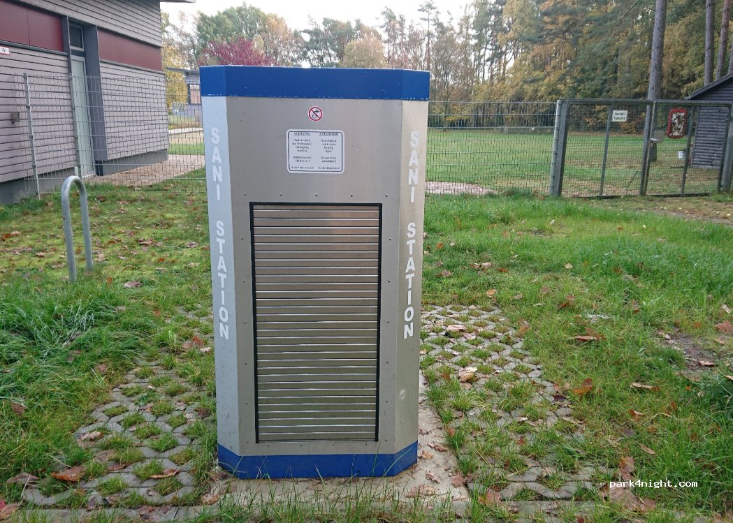 Wohnmobilstellplatz am Waldbad Hanstedt — foto