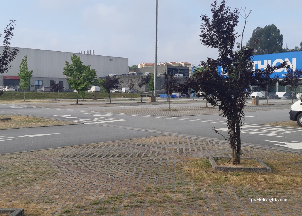 (4805) Guimarães - Rua dos Carvalhais — foto 2