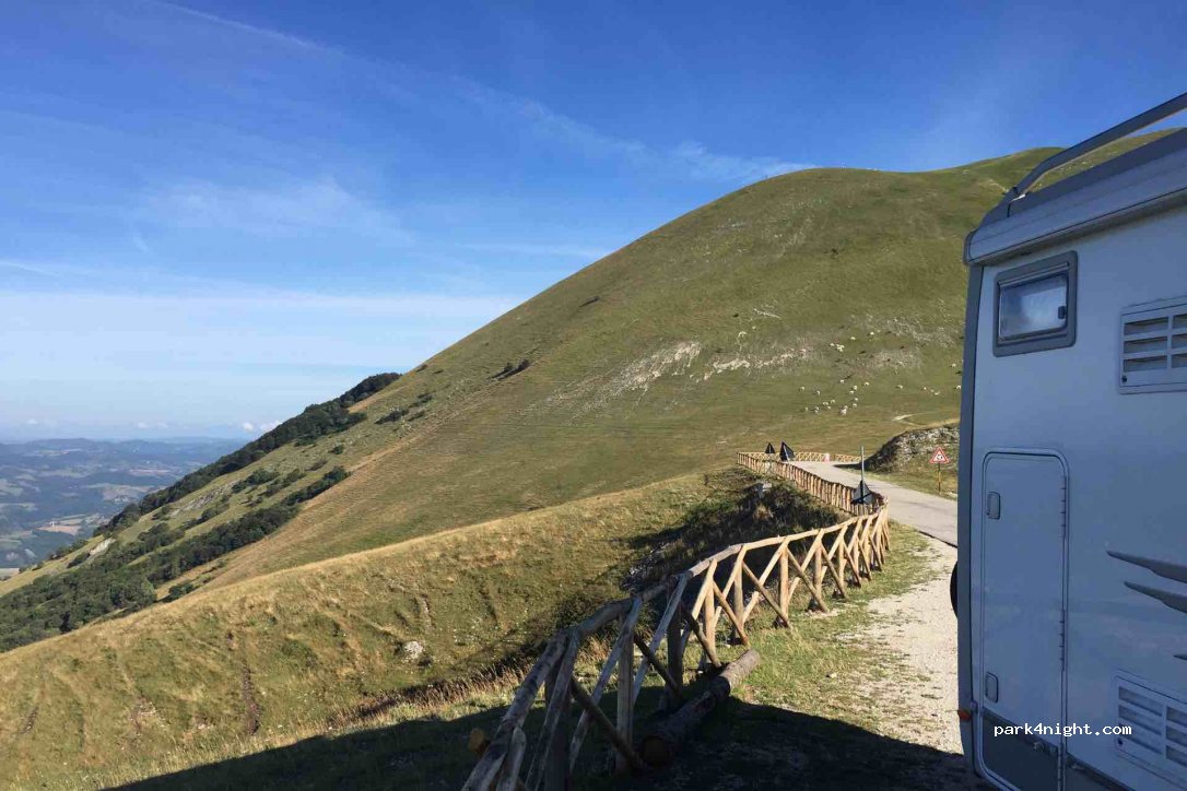 (06028) Sigillo - Località Pian di Monte — foto