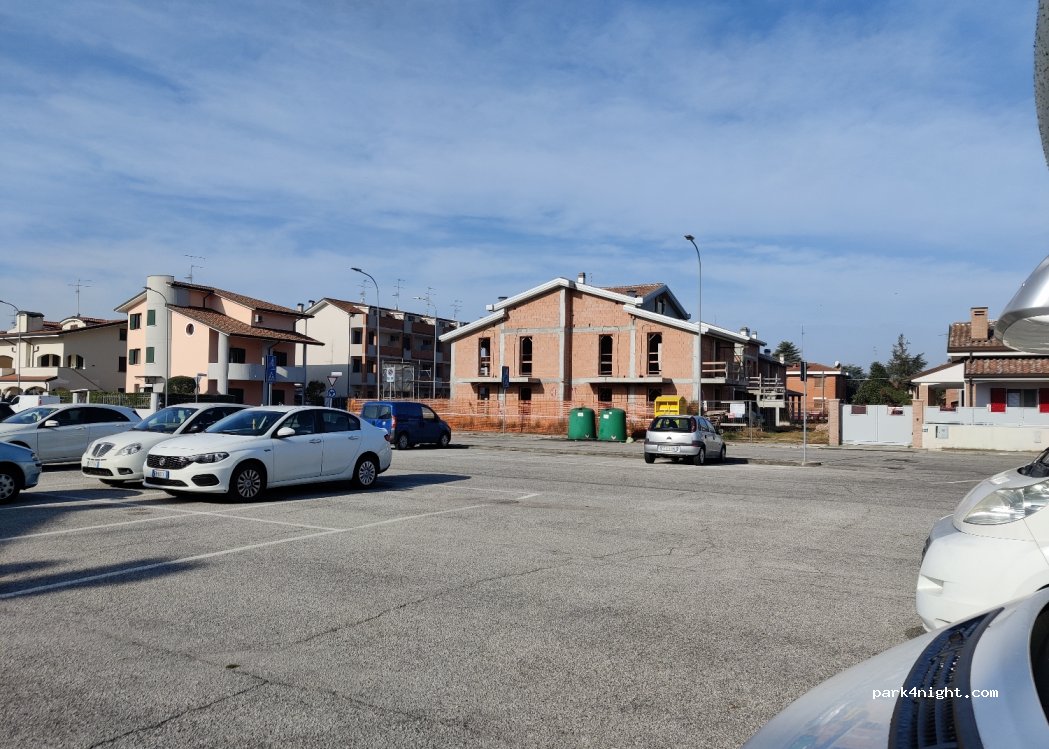 (44022) Comacchio - 45 Via Caduti di Cefalonia e Corfù — foto 2