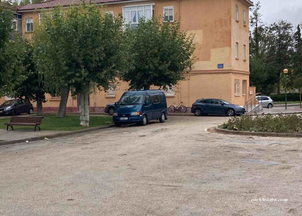 (09001) Burgos - 1 Plaza Virgen del Pilar — foto 2