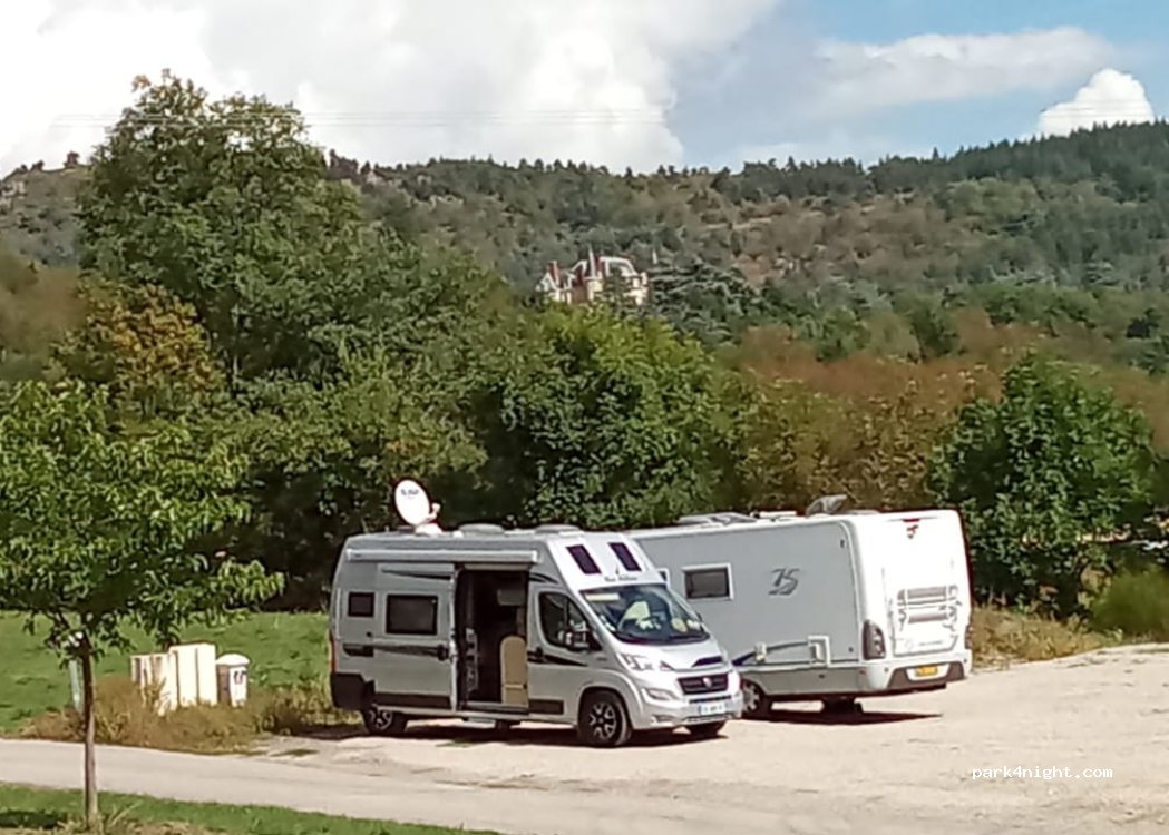 Aire de camping-cars Vanosc — foto 5