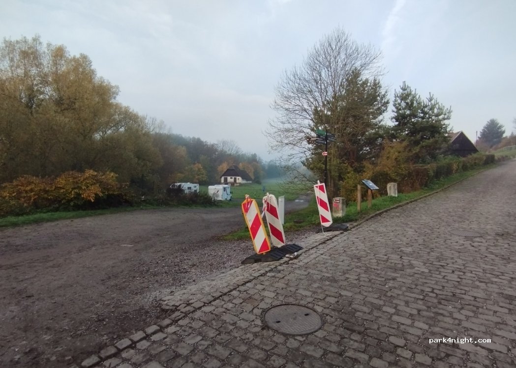 (544 43) Kuks - Unnamed Road — foto 2