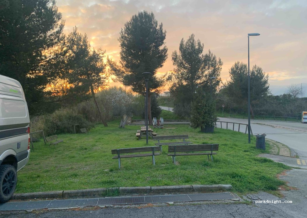 (66020) Rocca San Giovanni - 10 Piazza degli Eroi — foto