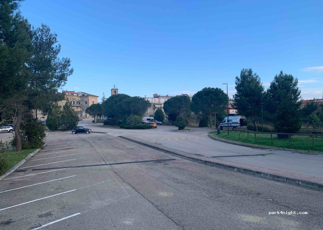 (66020) Rocca San Giovanni - 10 Piazza degli Eroi — foto 2