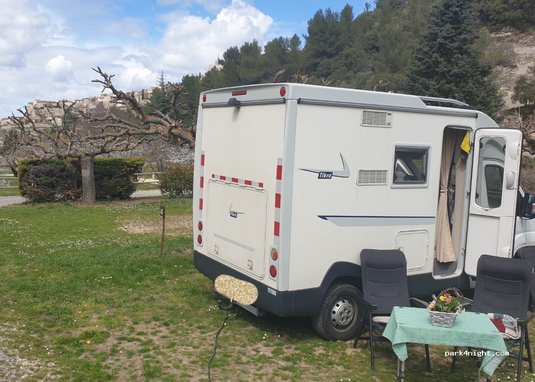 Camping Le Vallon du Luberon — foto
