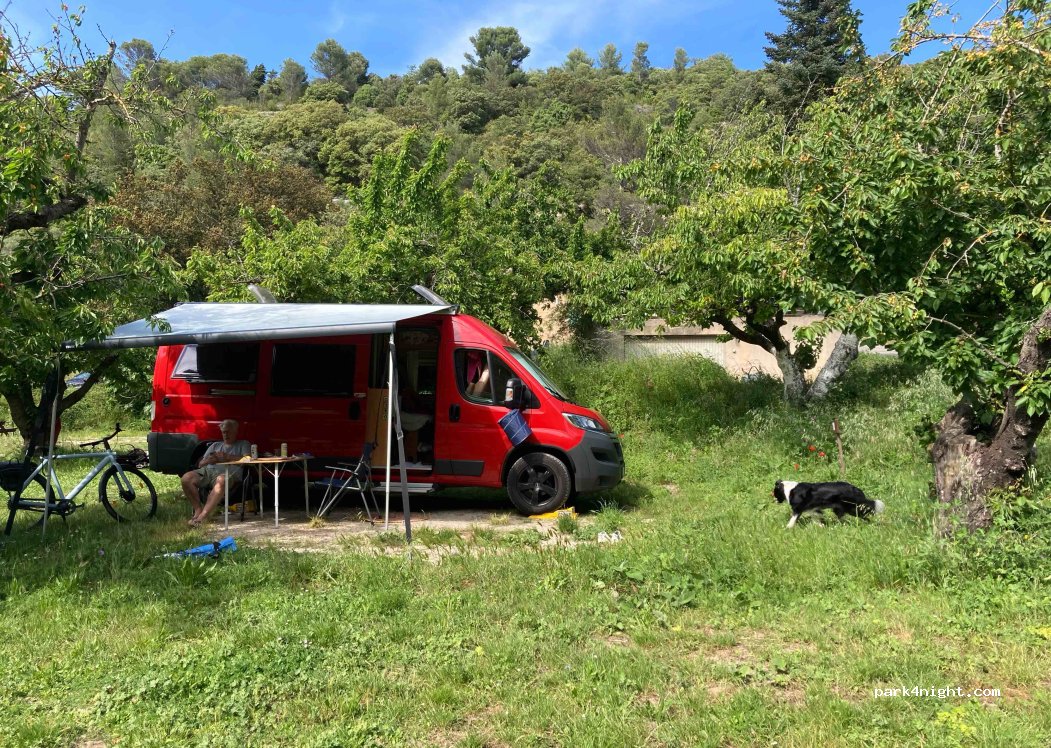 Camping Le Vallon du Luberon — foto 4