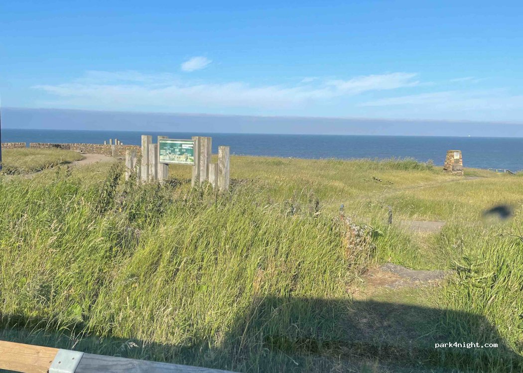 (SR7 7PS) Seaham - 8 East Cliff Road — foto 2