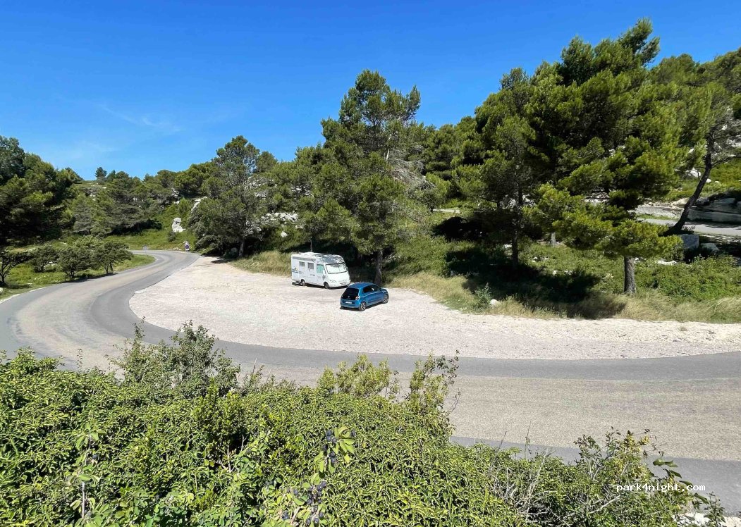 (13520) Les Baux-de-Provence - D27 — foto 2