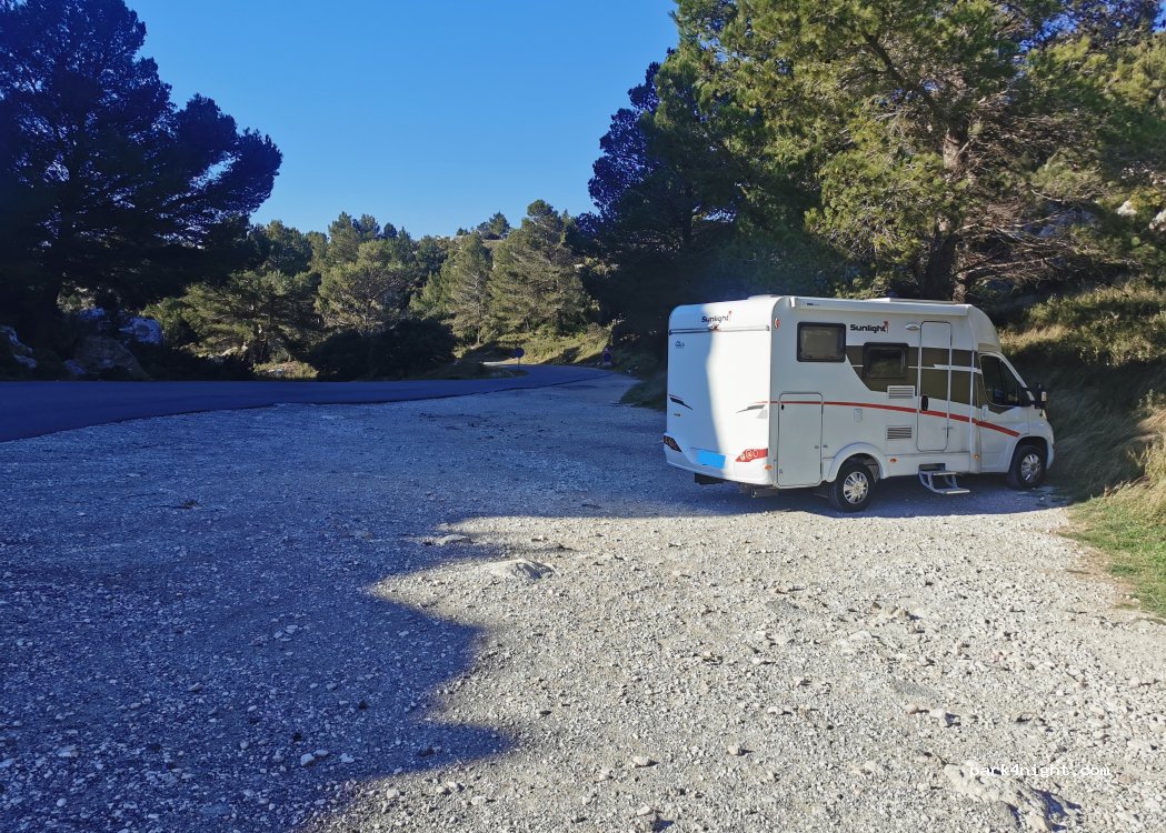 (13520) Les Baux-de-Provence - D27 — foto 3