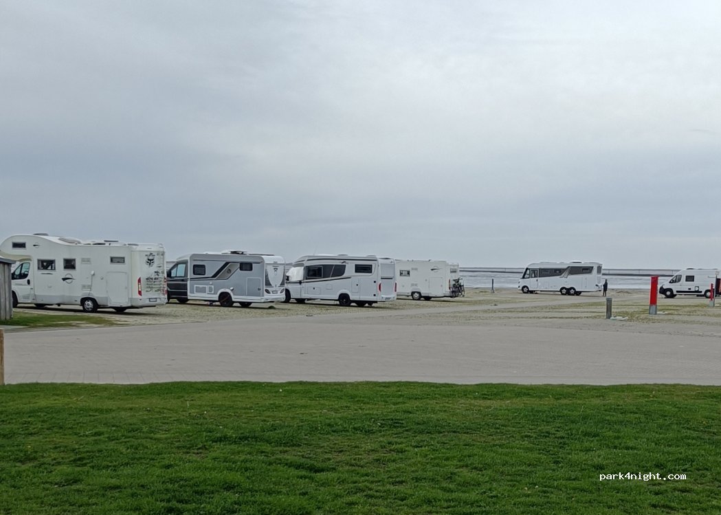 (26427) Esens - 9 Am Strand — foto