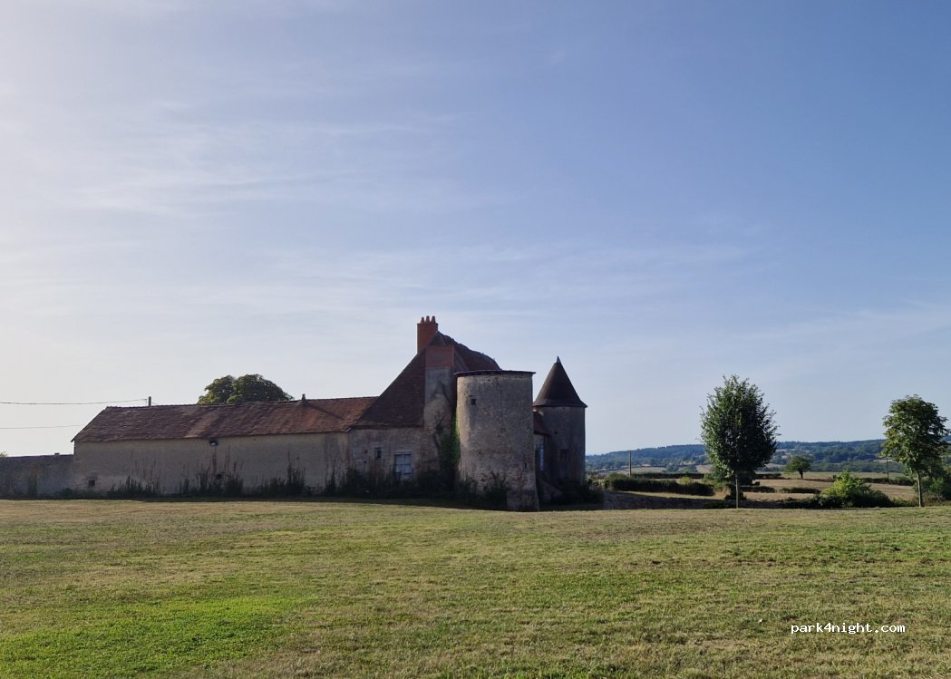 (03380) Quinssaines - 3 Rue du Château — foto 2