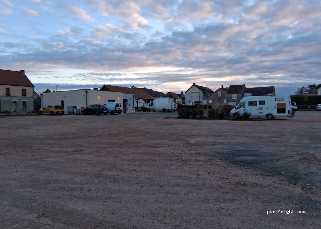 (03380) Quinssaines - 3 Rue du Château — foto 4