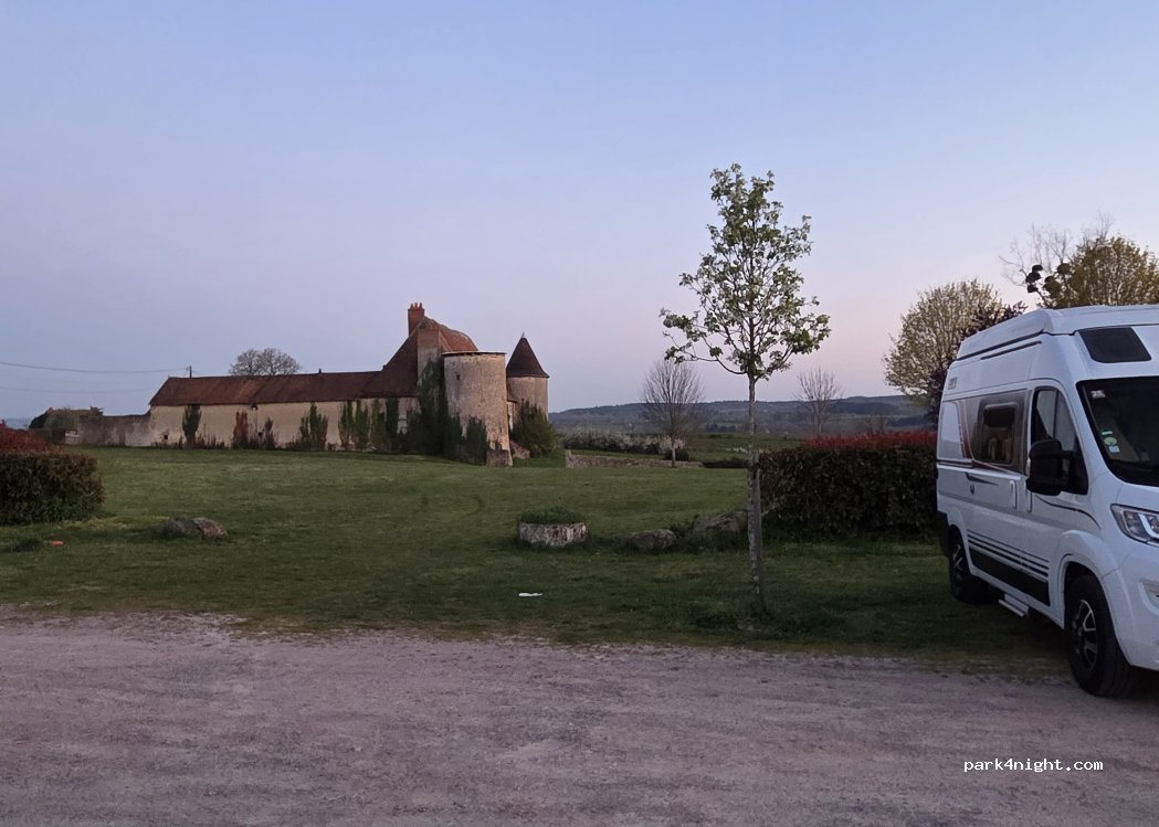 (03380) Quinssaines - 3 Rue du Château — foto 5