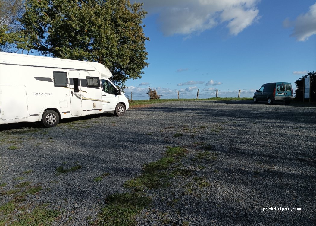 (53140) Saint-Cyr-en-Pail - — foto 2