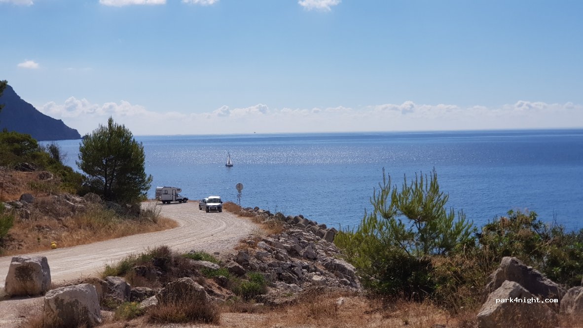 (2970) Sesimbra - Avenida dos Náufragos — foto 2