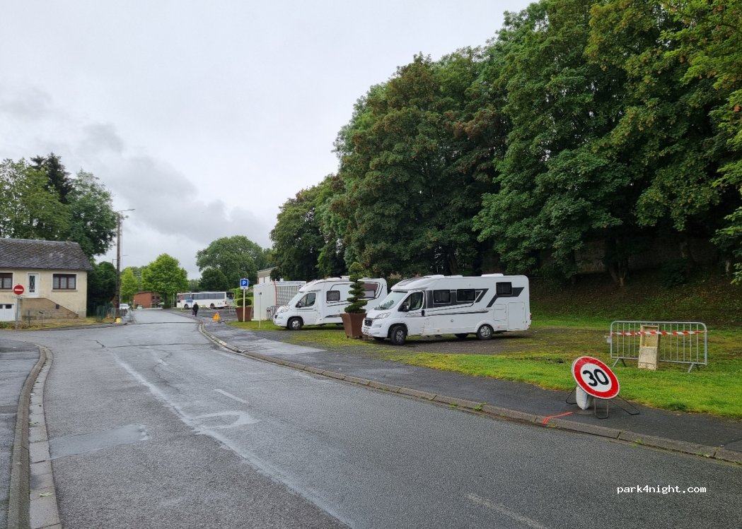 Aire de camping car Bavay — foto 3