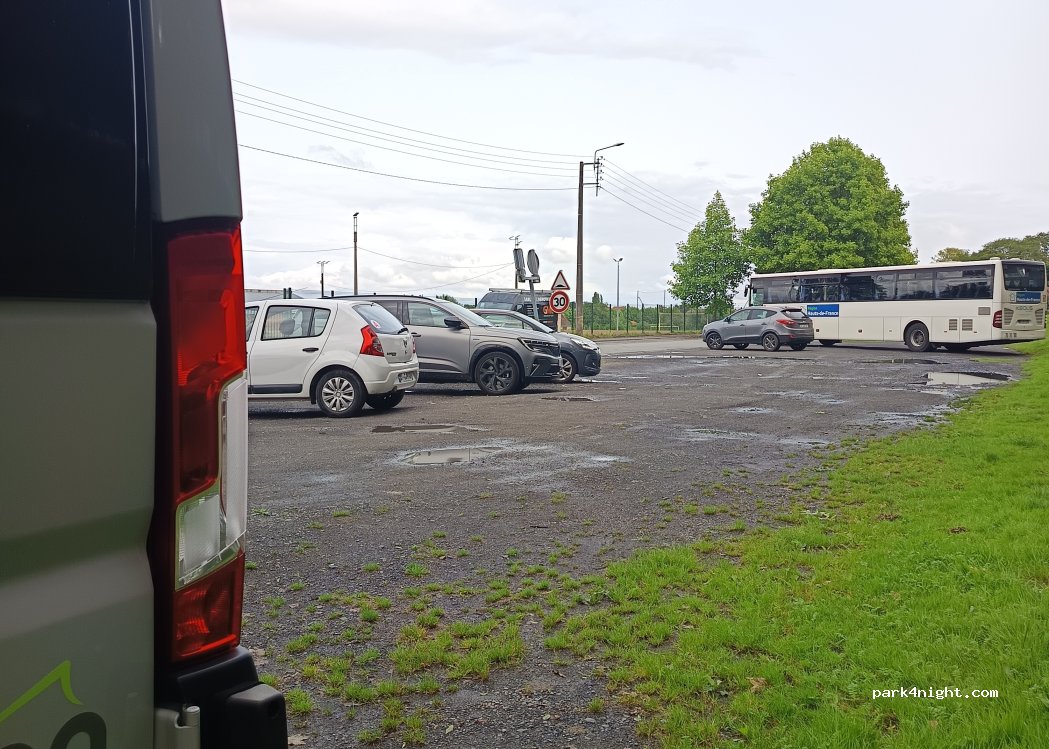 Aire de camping car Bavay — foto 5