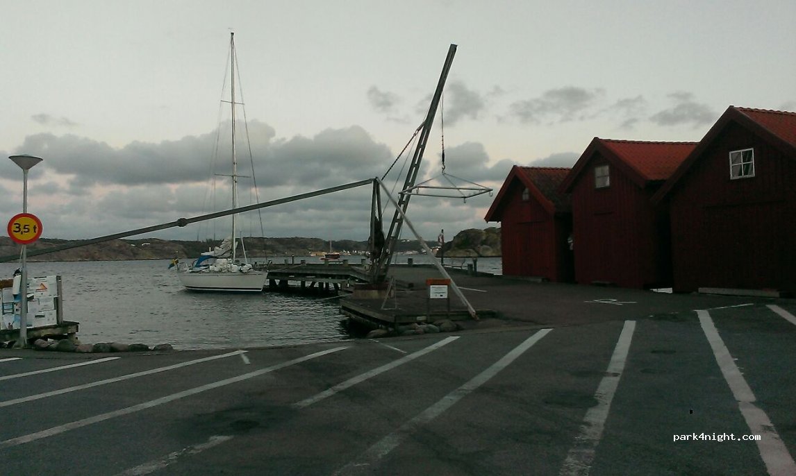 (451 79)  - 60 Rågårdsviksvägen — foto