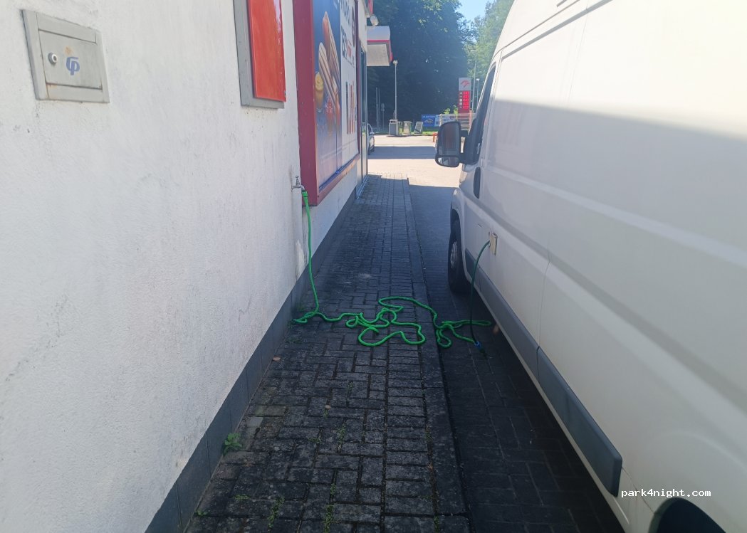 (72-500) Międzyzdroje - 37 Niepodległości — foto