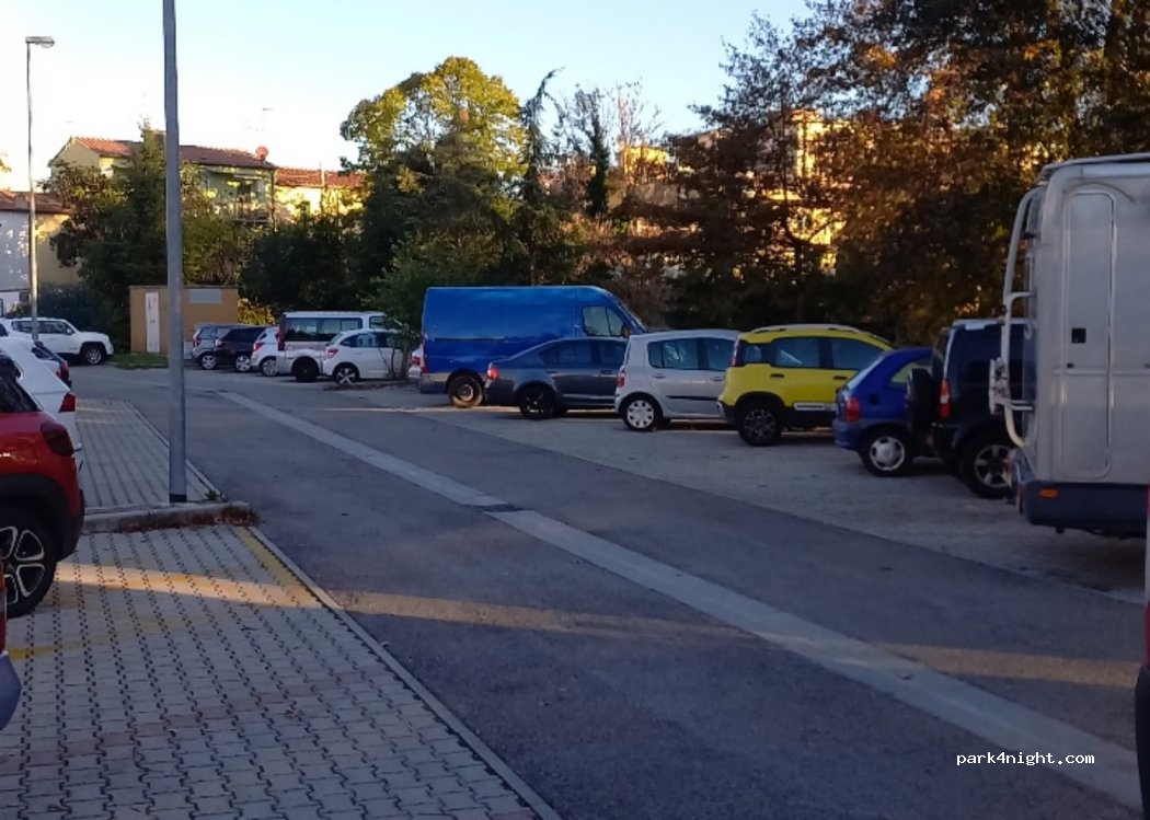 (51100) Pistoia - 73 Via del Brusigliano — foto