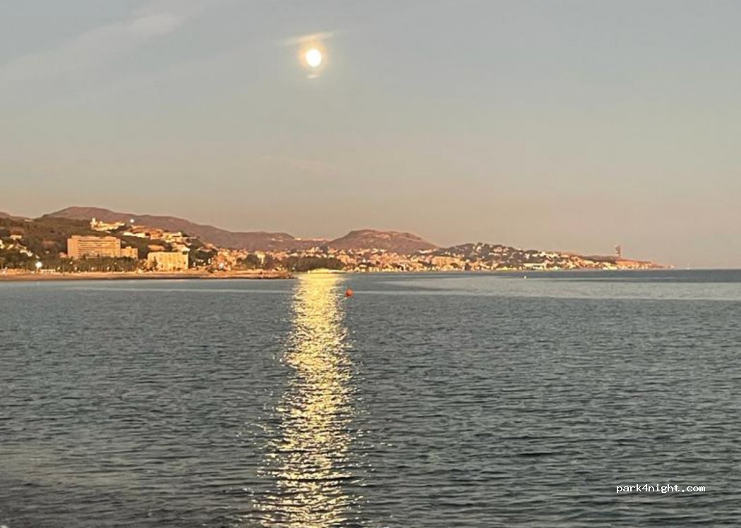 (29016) Málaga - 23 Paseo Marítimo Ciudad de Melilla — foto
