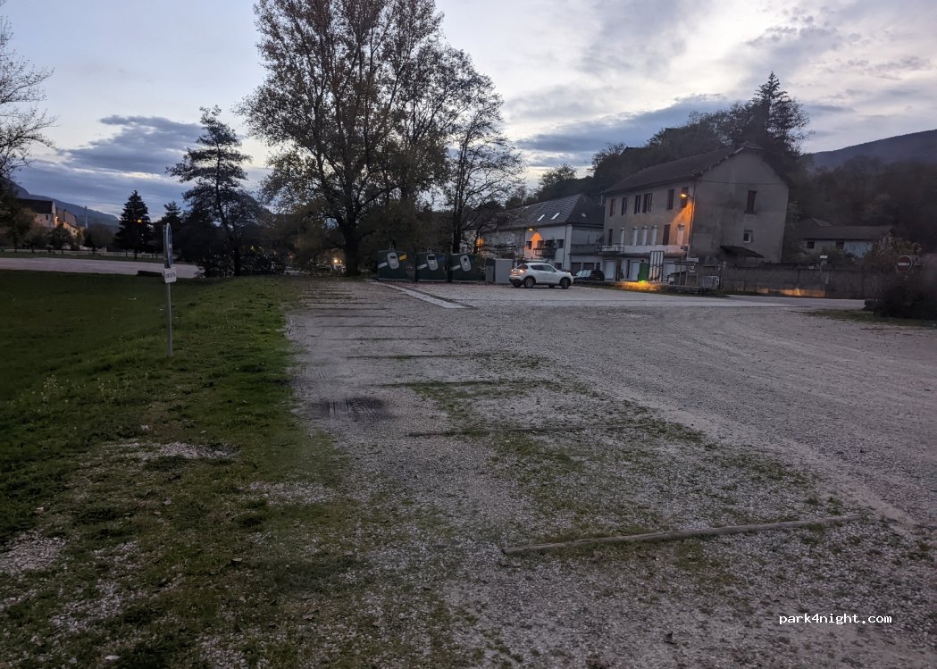 (01420) Corbonod - 321 Route du Barrage — foto