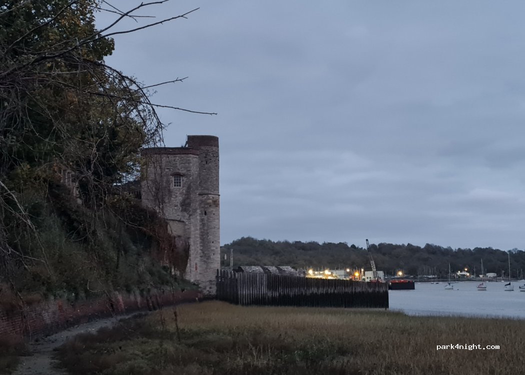 (ME2 4XY) Upper Upnor - 24 Admiralty Road — foto 2