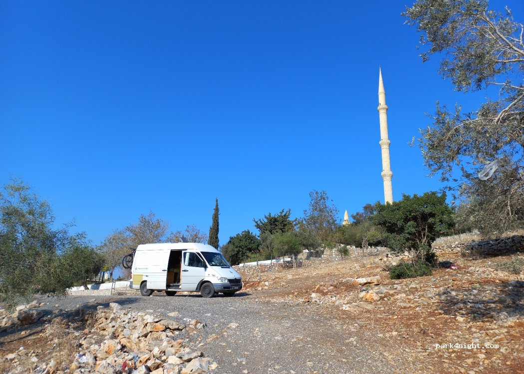 (33400) Tarsus - Unnamed Road — foto