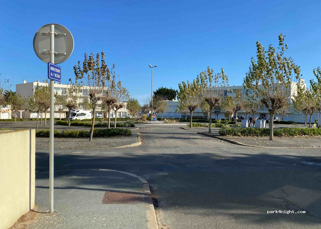 (85270) Saint-Hilaire-de-Riez - 6 Place Saint-Jean — foto 2