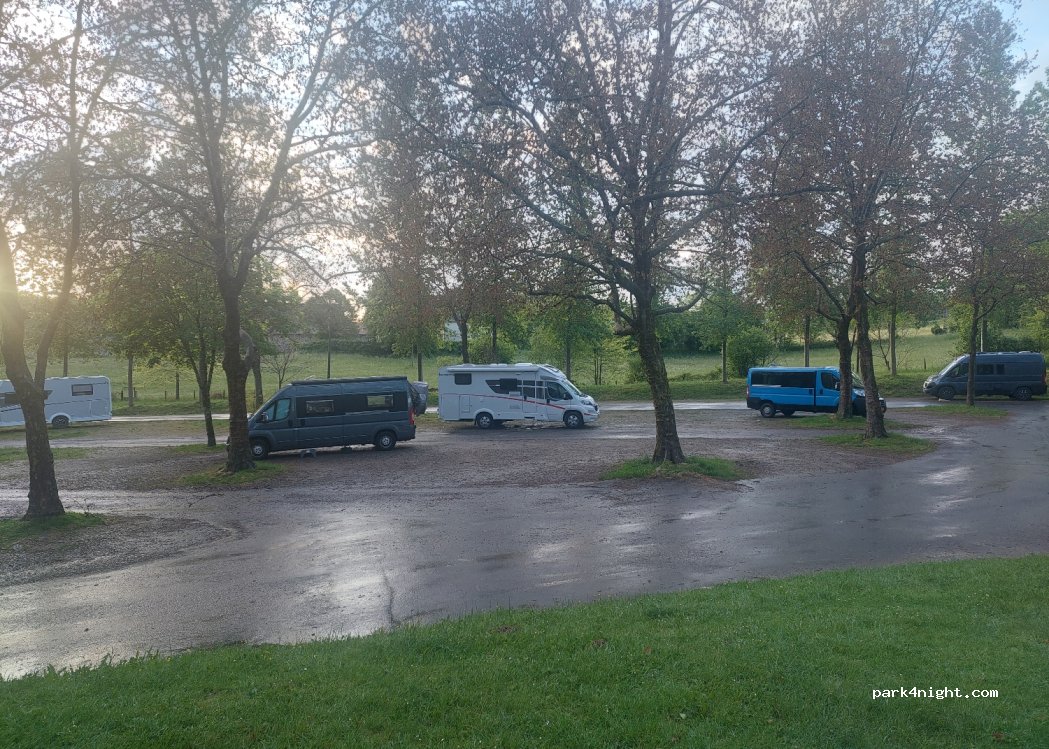 Aire de camping-cars Vigeois — foto 4
